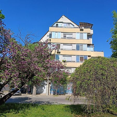 Mdm Apartment City Center Felicita Deluxe Ruse Exterior foto
