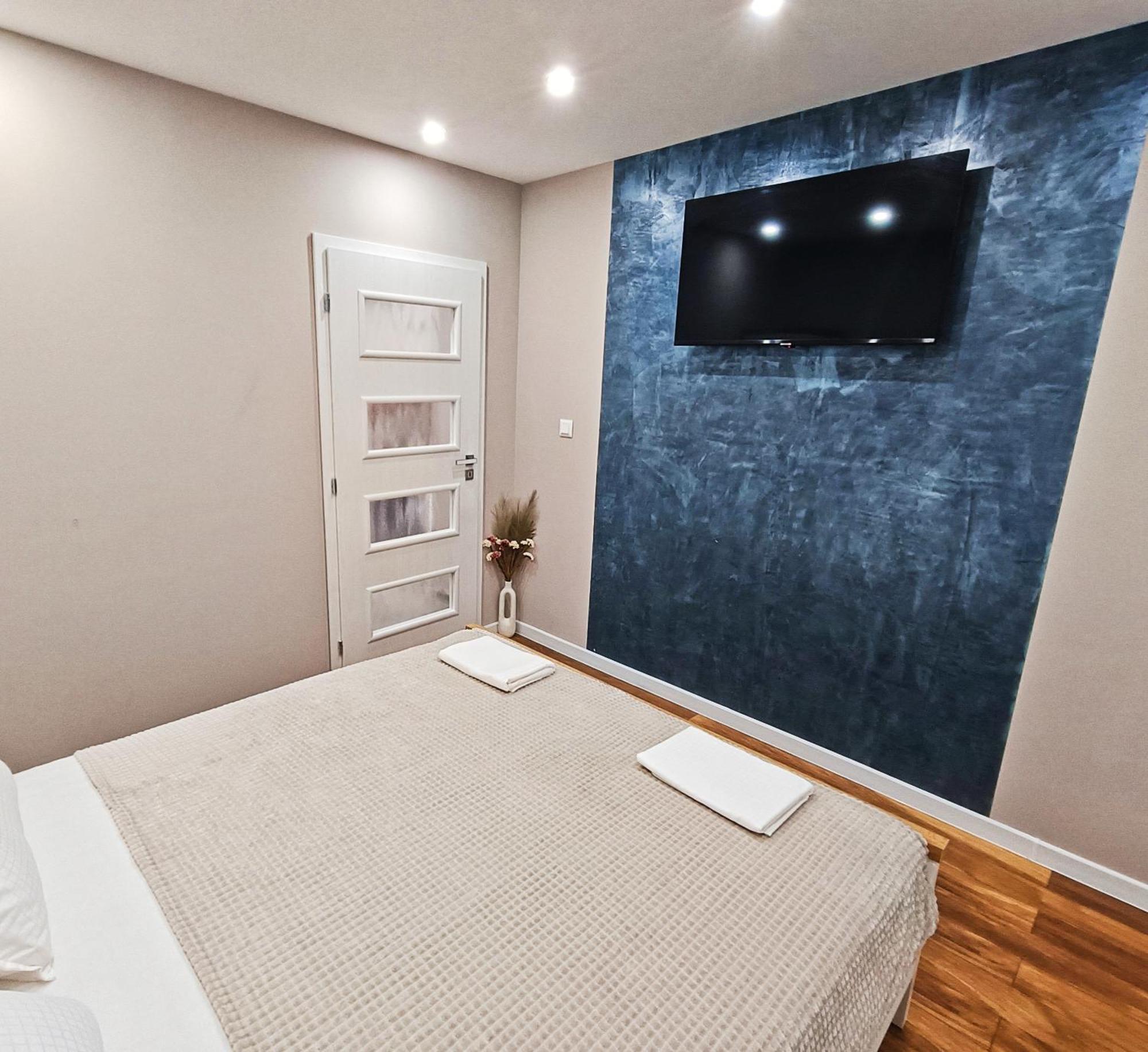 Mdm Apartment City Center Felicita Deluxe Ruse Exterior foto